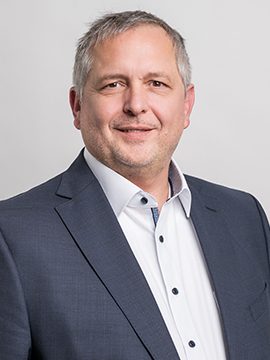 Mitarbeiterbilder_0001_©DanielSchvarcz_BayernGrund_20251210_295-Scheuring